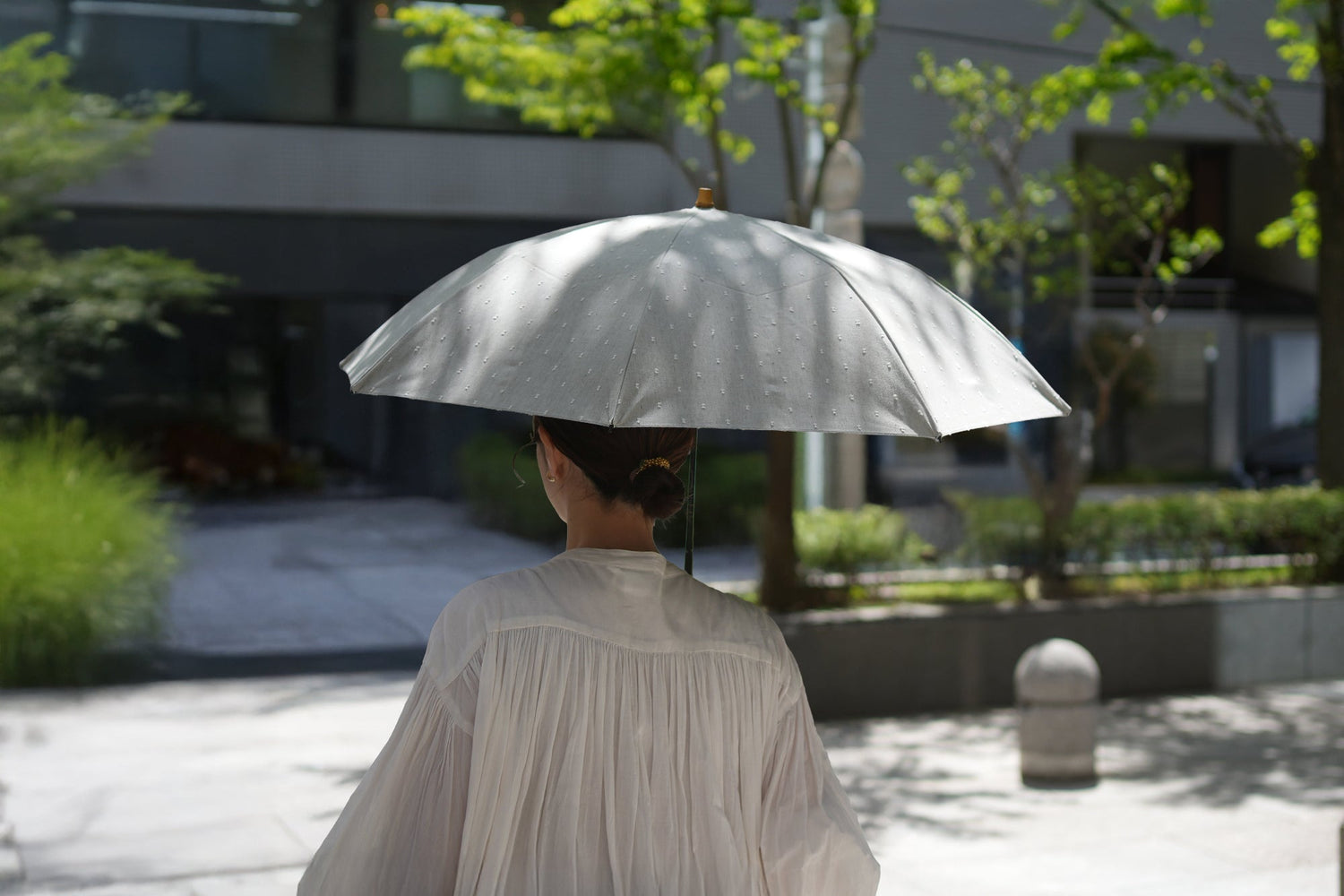 遮光100%・UVカット99.9%・遮熱率50%以上の生地の晴雨兼用傘「フリンジドットシェード」シリーズがリニューアルしました