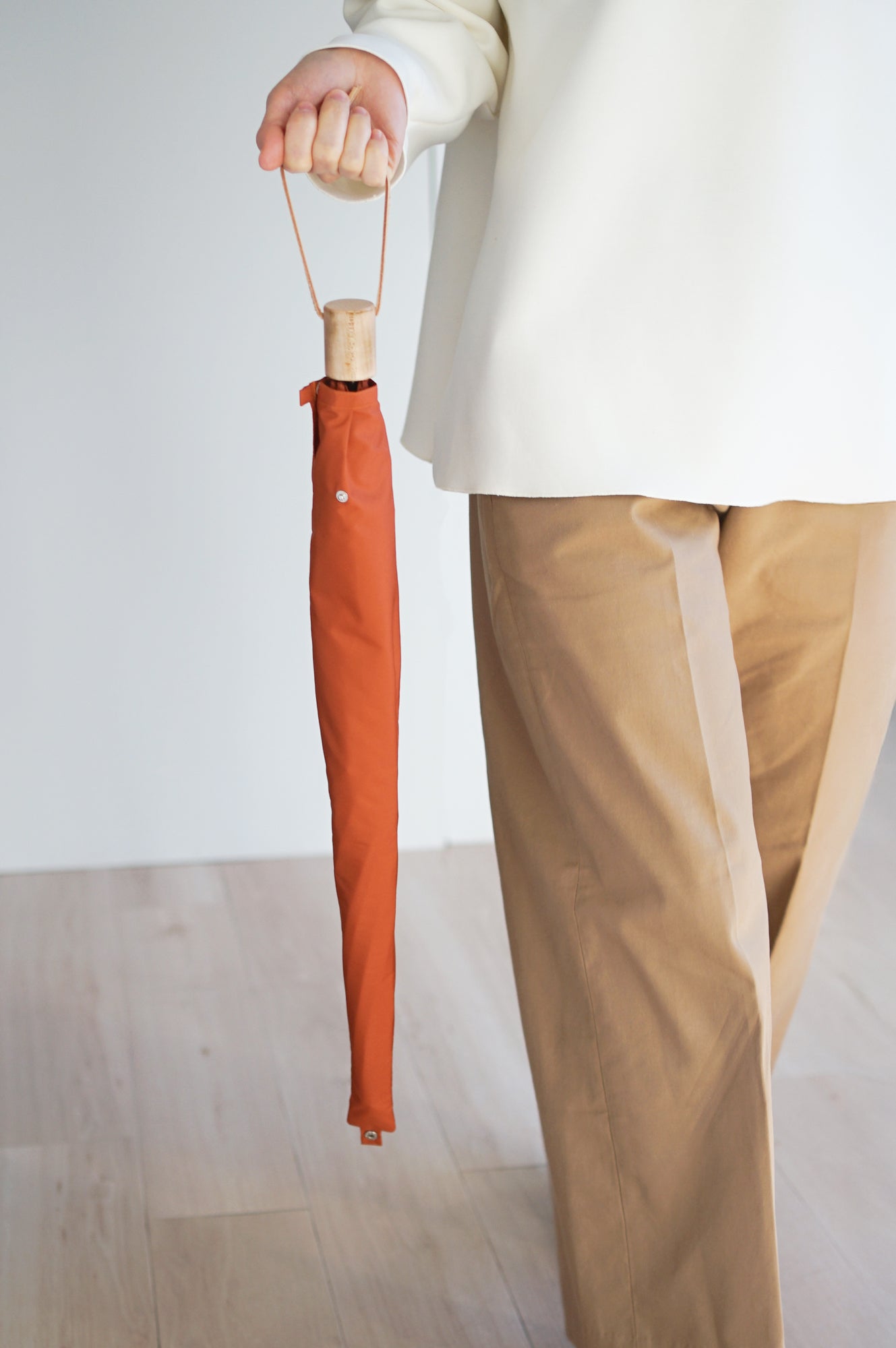 折りたたみ傘 メンズ 雨傘 傘をたたまなくても持ち歩けます