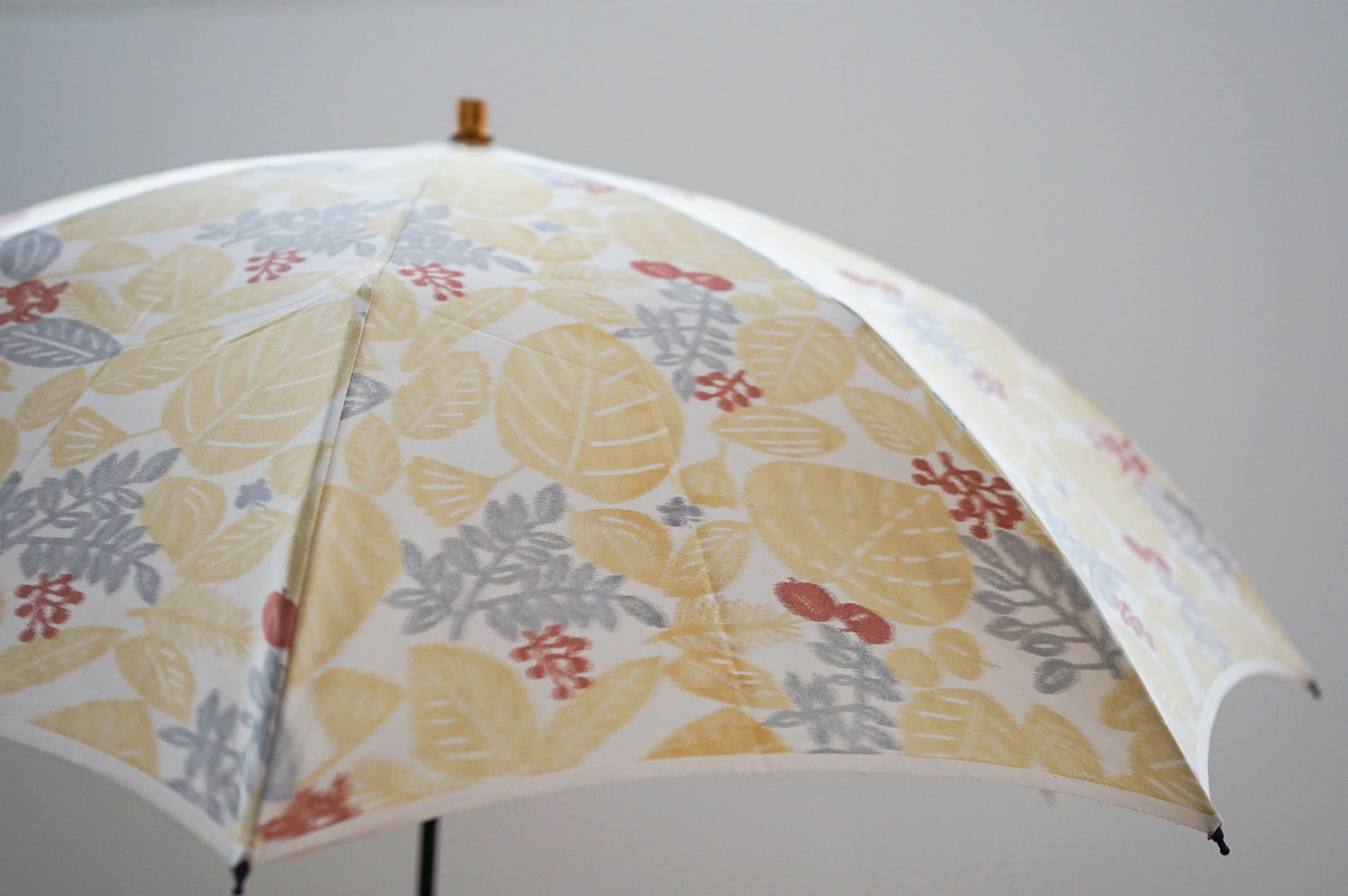 折りたたみ傘 レディース 晴雨兼用傘 艶やかな光沢と重厚感が魅力の「甲州織」