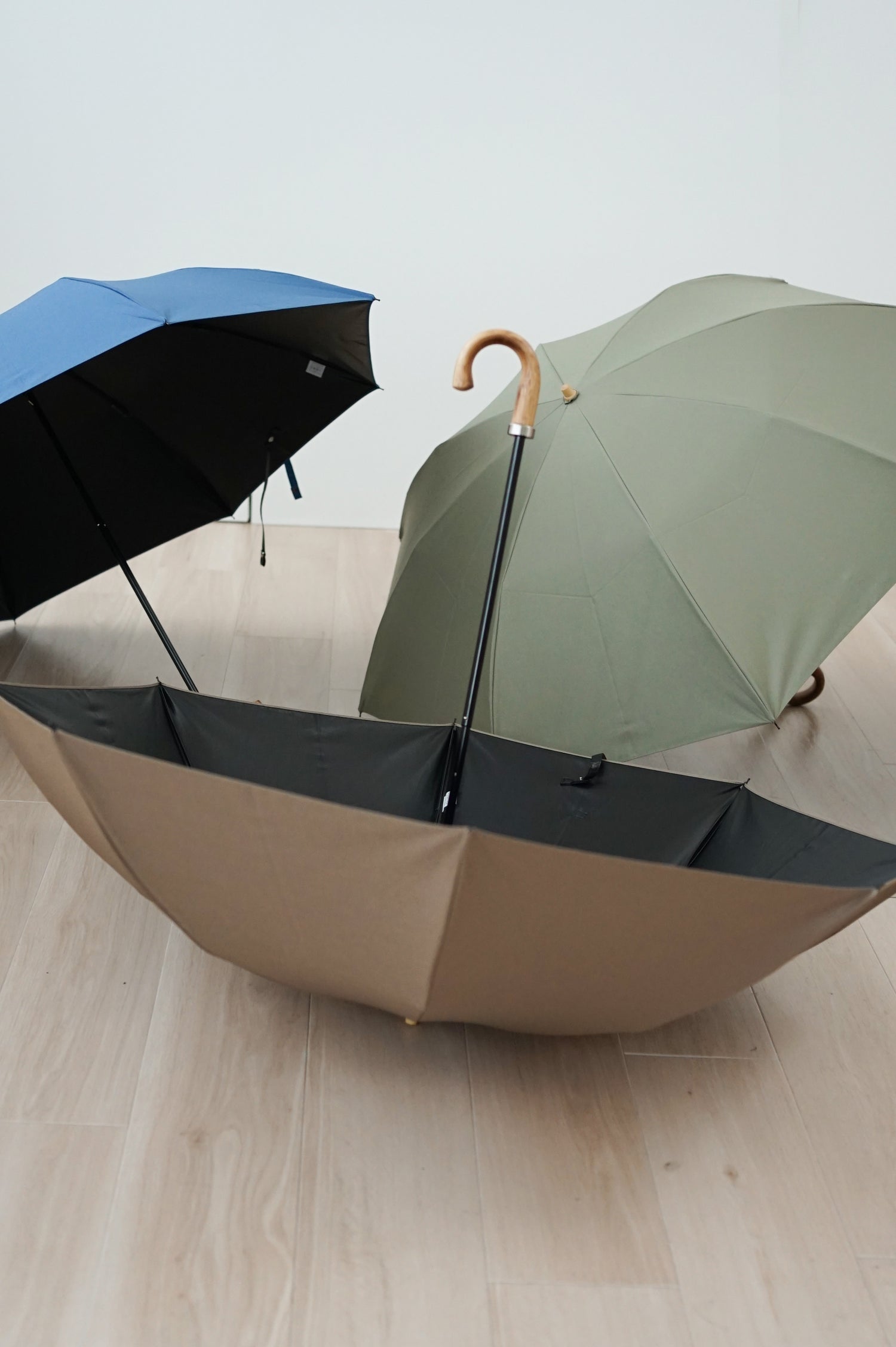折りたたみ傘 メンズ 日傘・晴雨兼用傘 シンプルで上質なデザインの、機能的な遮光傘