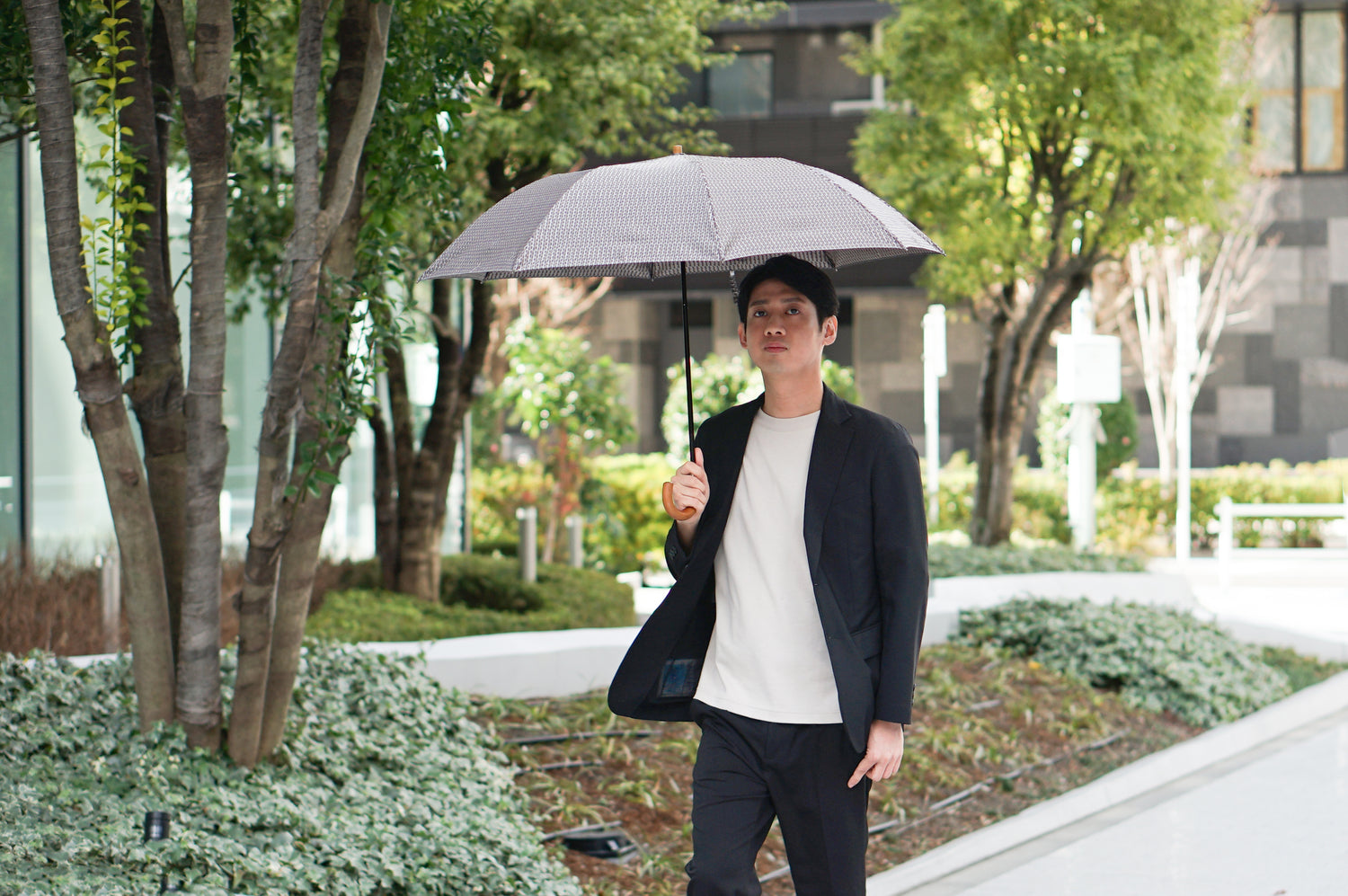 折りたたみ傘 レディース 雨傘 「榛原(はいばら)」千代紙の伝統的な図案「組木(くみき)」