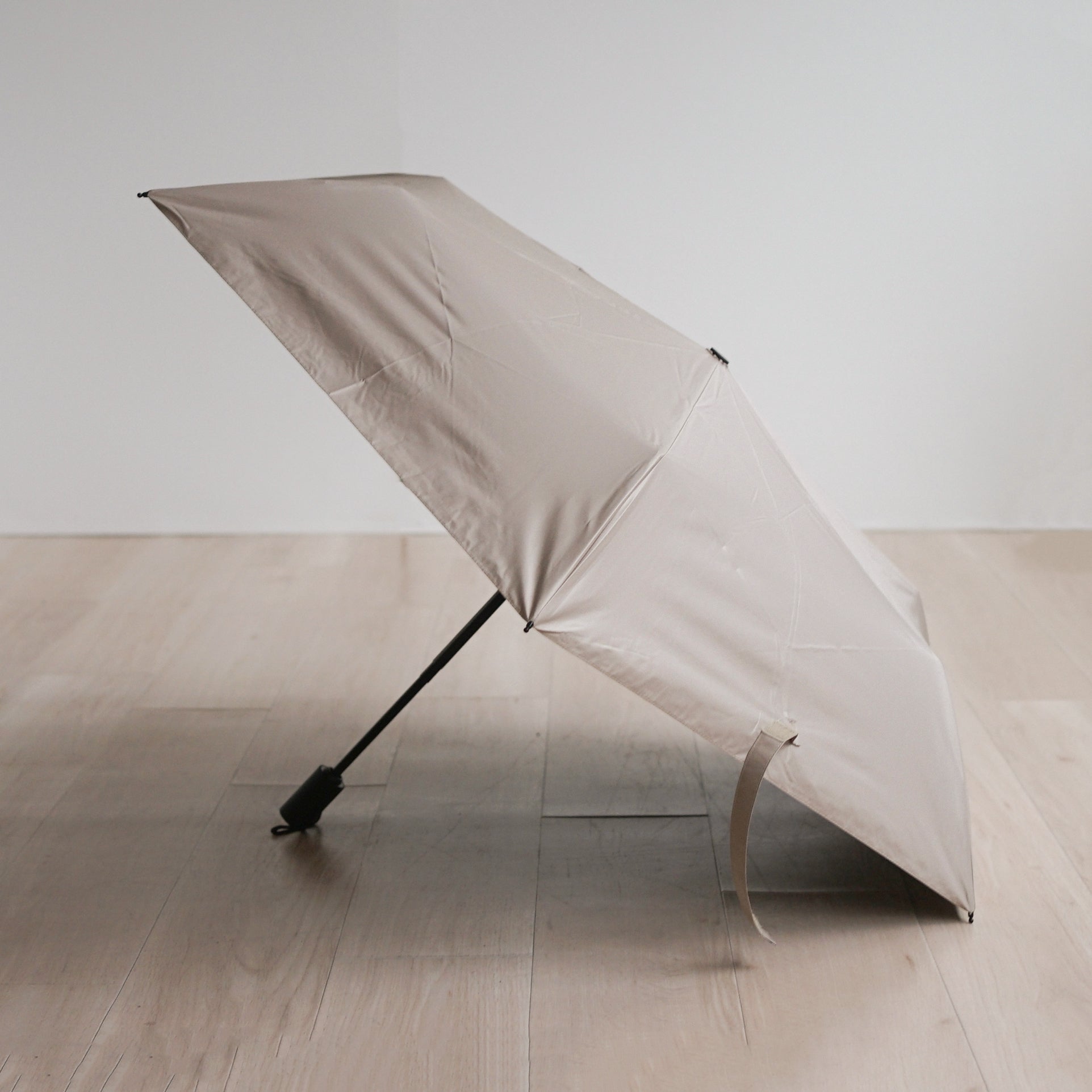 Automatic opening and closing umbrella for both sunny and rainy days 55cm