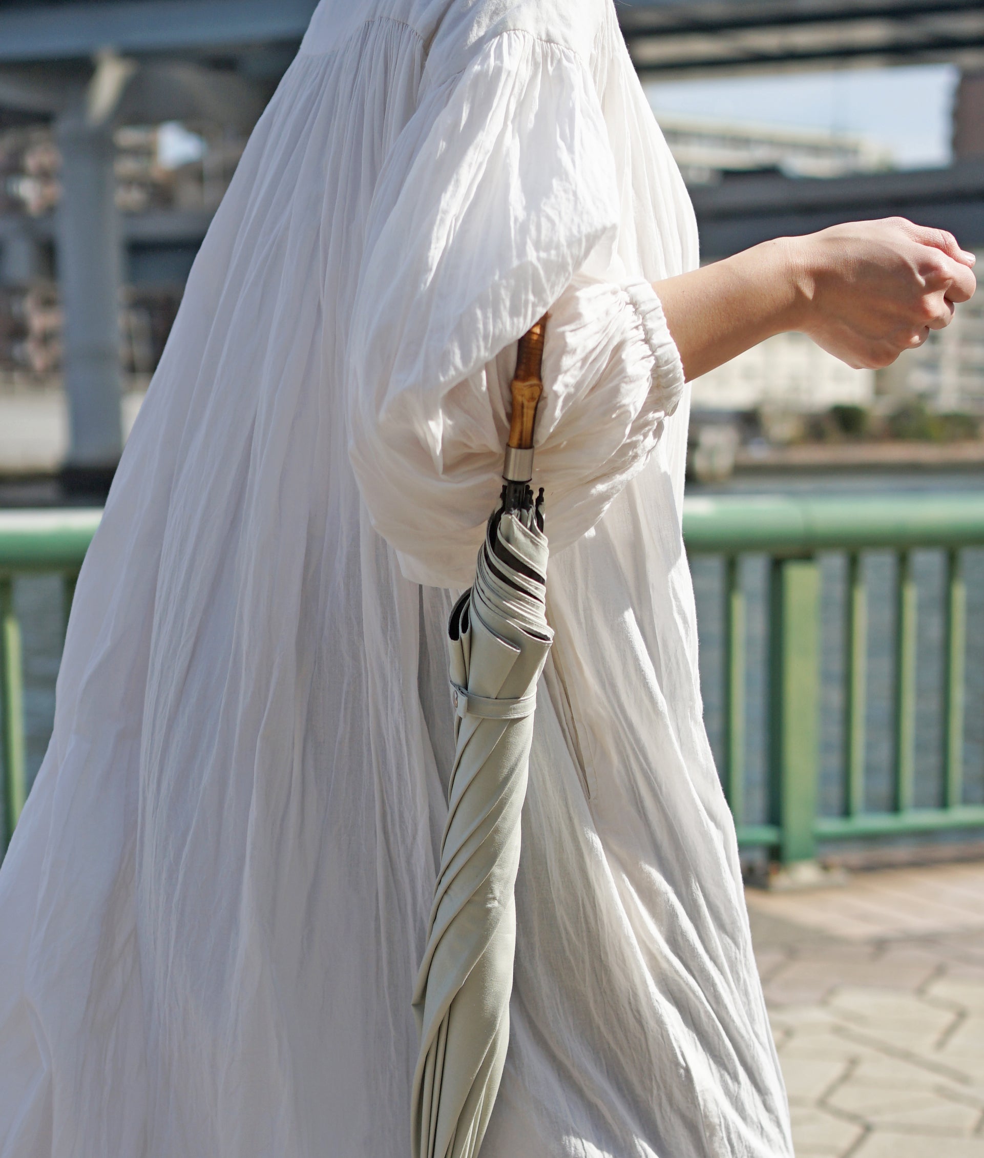 折りたたみ傘 レディース 日傘・晴雨兼用傘 おしゃれで持ちやすい竹の曲がりハンドルで 機能性も抜群