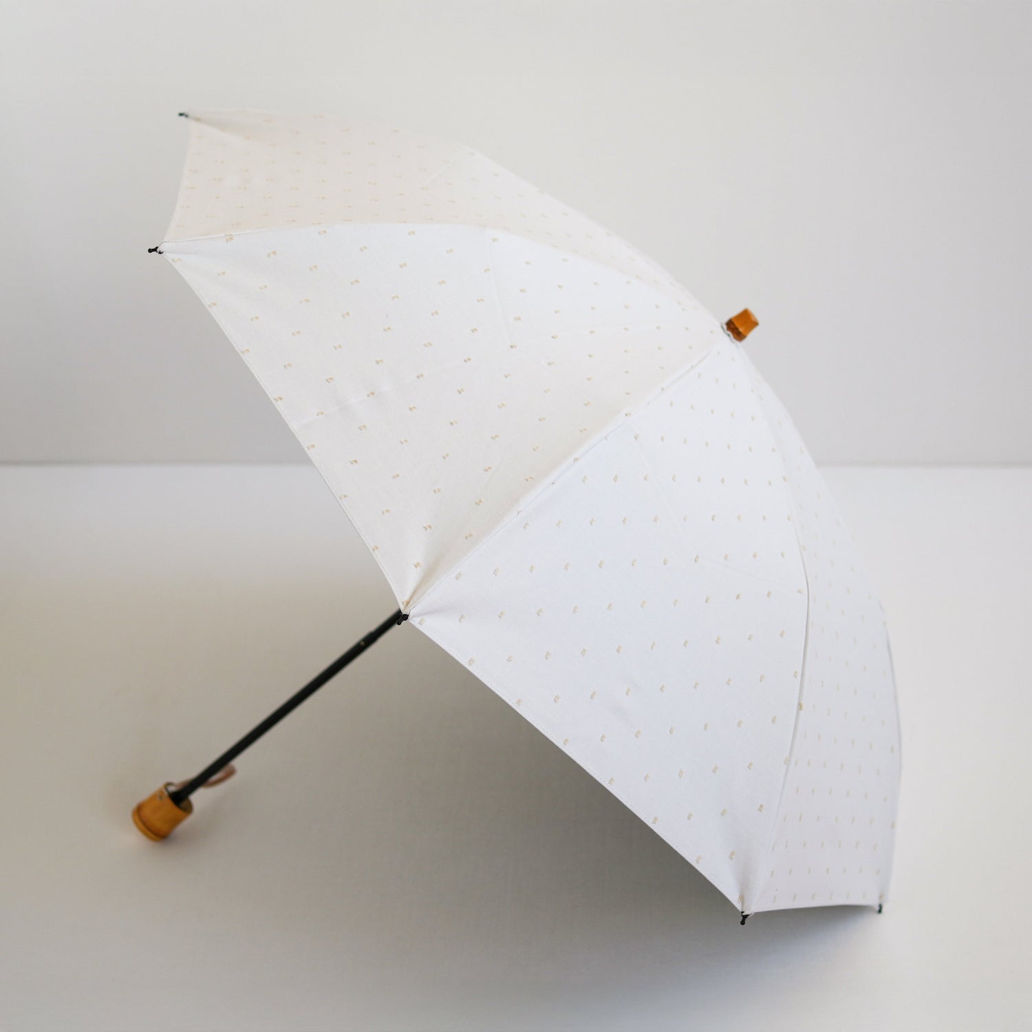 折りたたみ傘 レディース 晴雨兼用傘 遮光・遮熱 2段折り 小宮商店 Fringe Dot Shade オフホワイト(竹コンパクトタイプ)