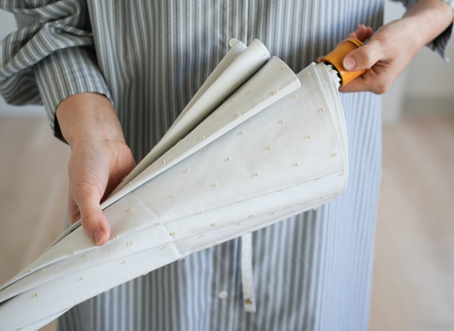 折りたたみ傘 レディース 晴雨兼用傘 遮光率100%、UVカット率99.9%以上、遮熱率50%以上×天然素材の一級遮光傘