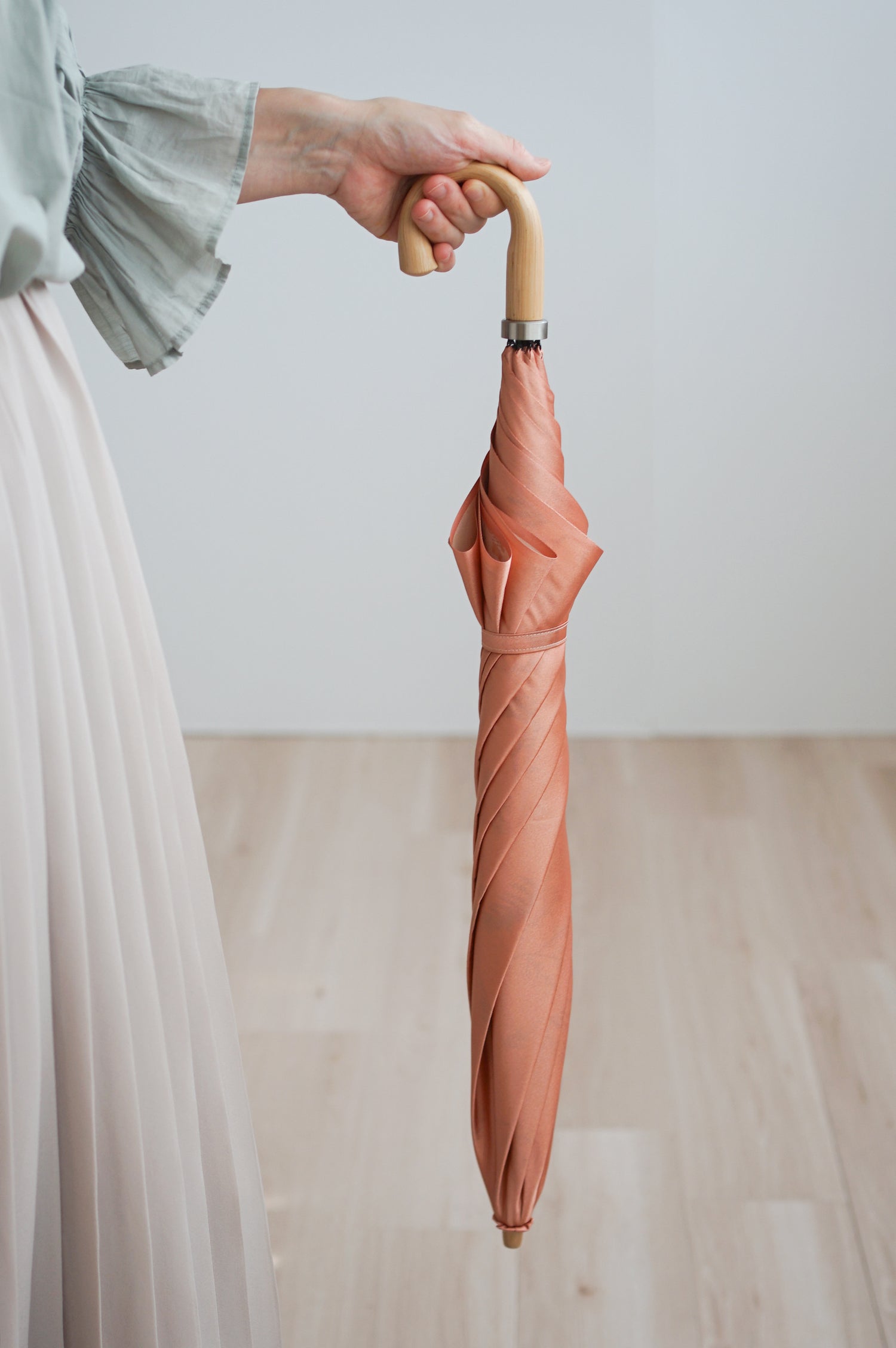 折りたたみ傘 レディース 雨傘 傘をたたまなくても持ち歩けます