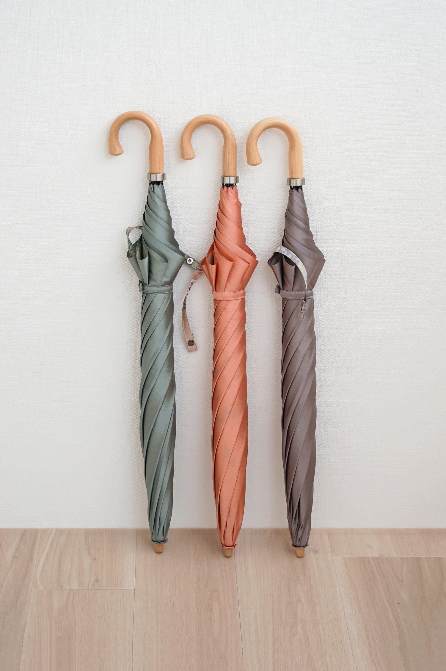 折りたたみ傘 レディース 雨傘 艶やかな光沢と重厚感が魅力の「甲州織」