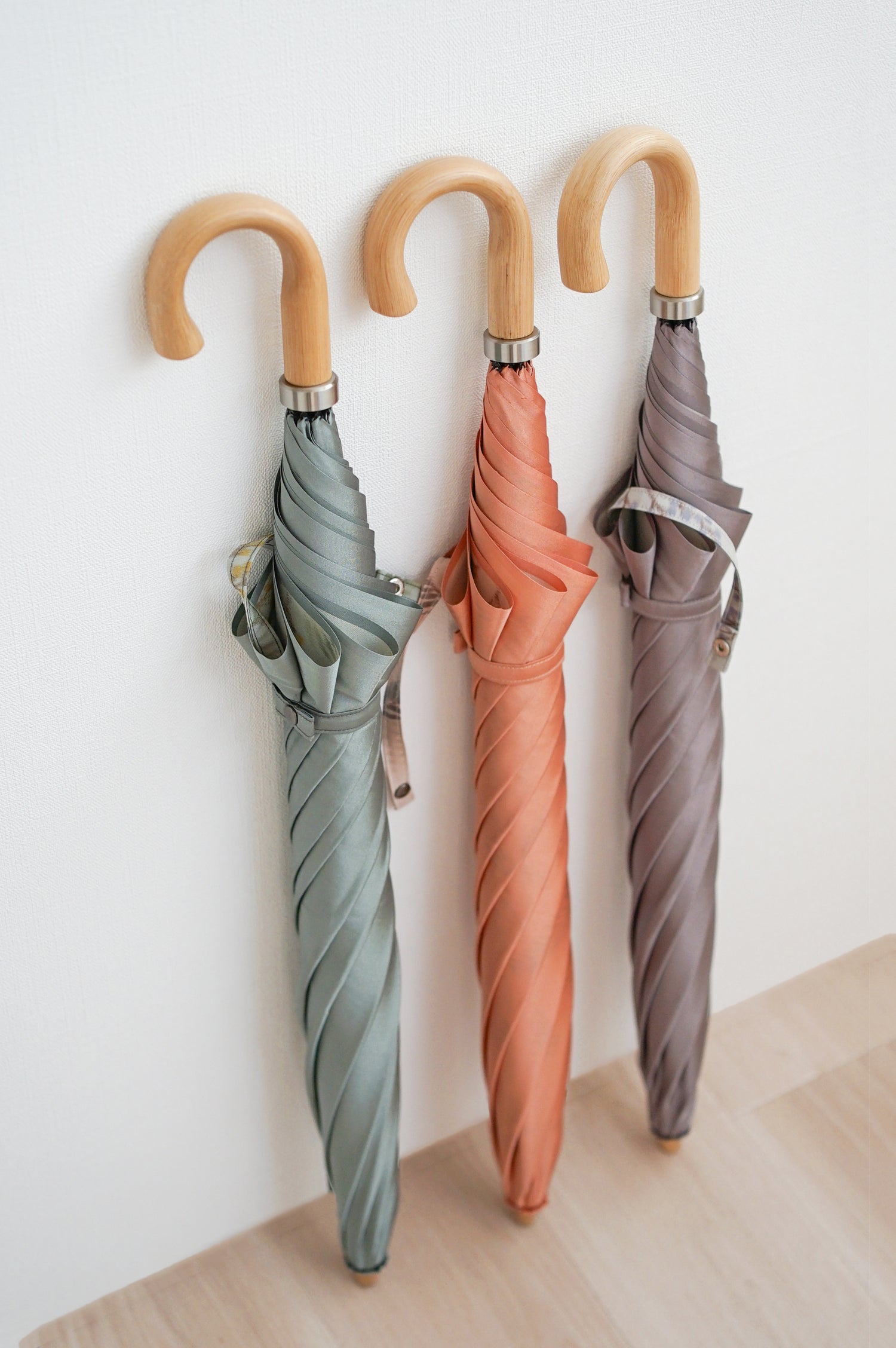 折りたたみ傘 レディース 雨傘 艶やかな光沢と重厚感が魅力の「甲州織」