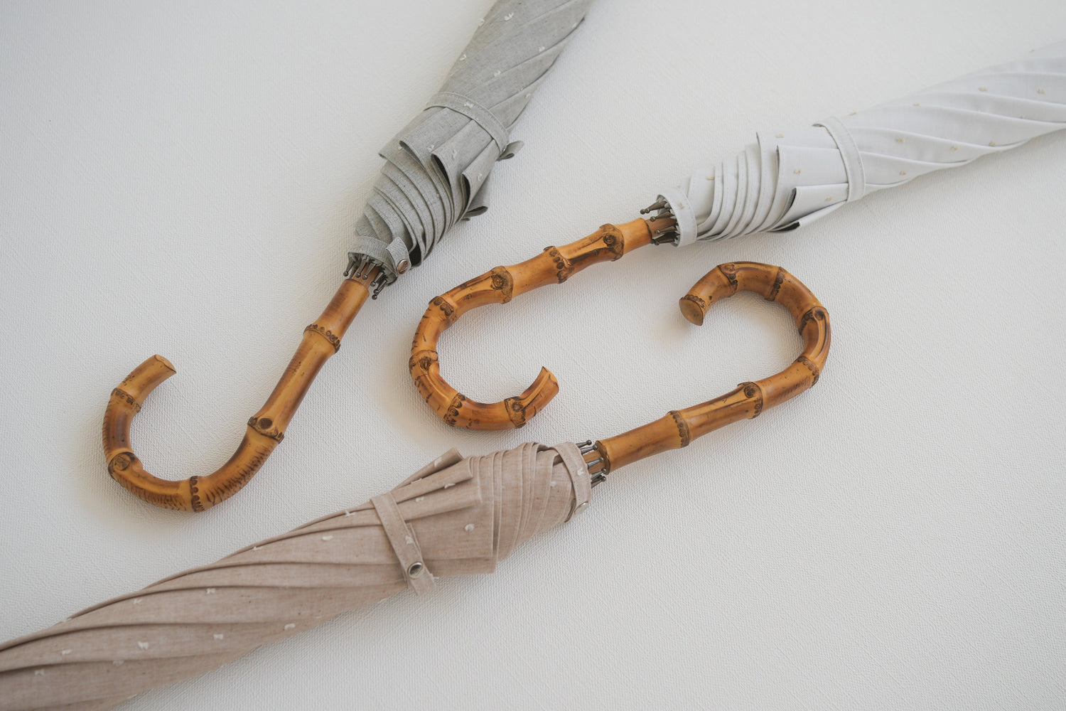 長傘 レディース 日傘・晴雨兼用傘 日傘らしい、ナチュラルな木棒の長傘