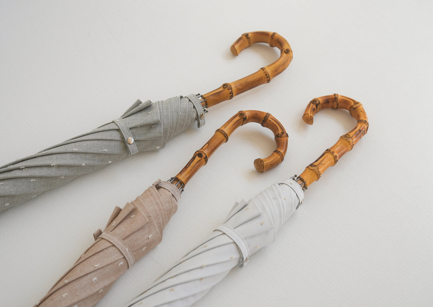 長傘 レディース 日傘・晴雨兼用傘 軽量ですべりにくい、竹のハンドル