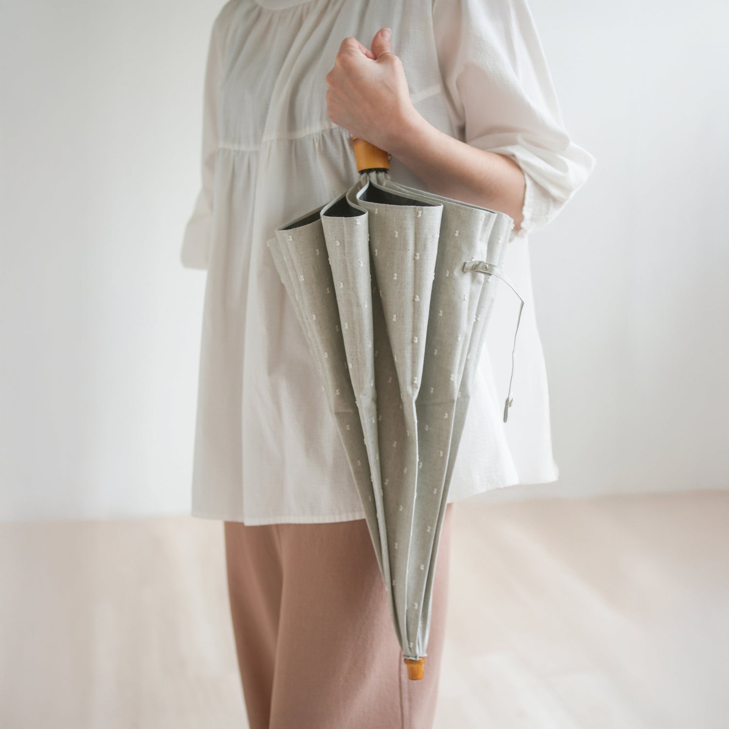 折りたたみ傘 レディース 晴雨兼用傘 長傘用と折りたたみ傘用で2通り使える2WAY仕様