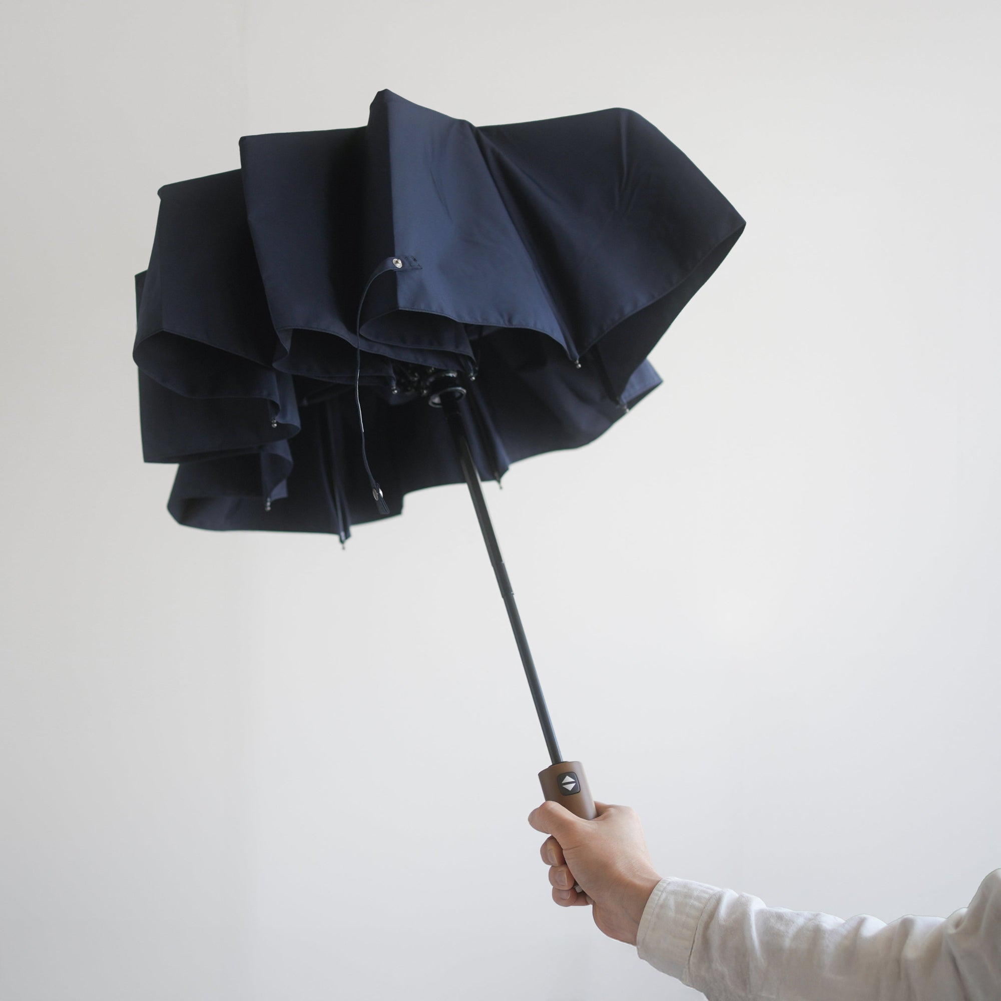 折りたたみ傘 メンズ 雨傘 様々なシーンになじむユニセックスカラー