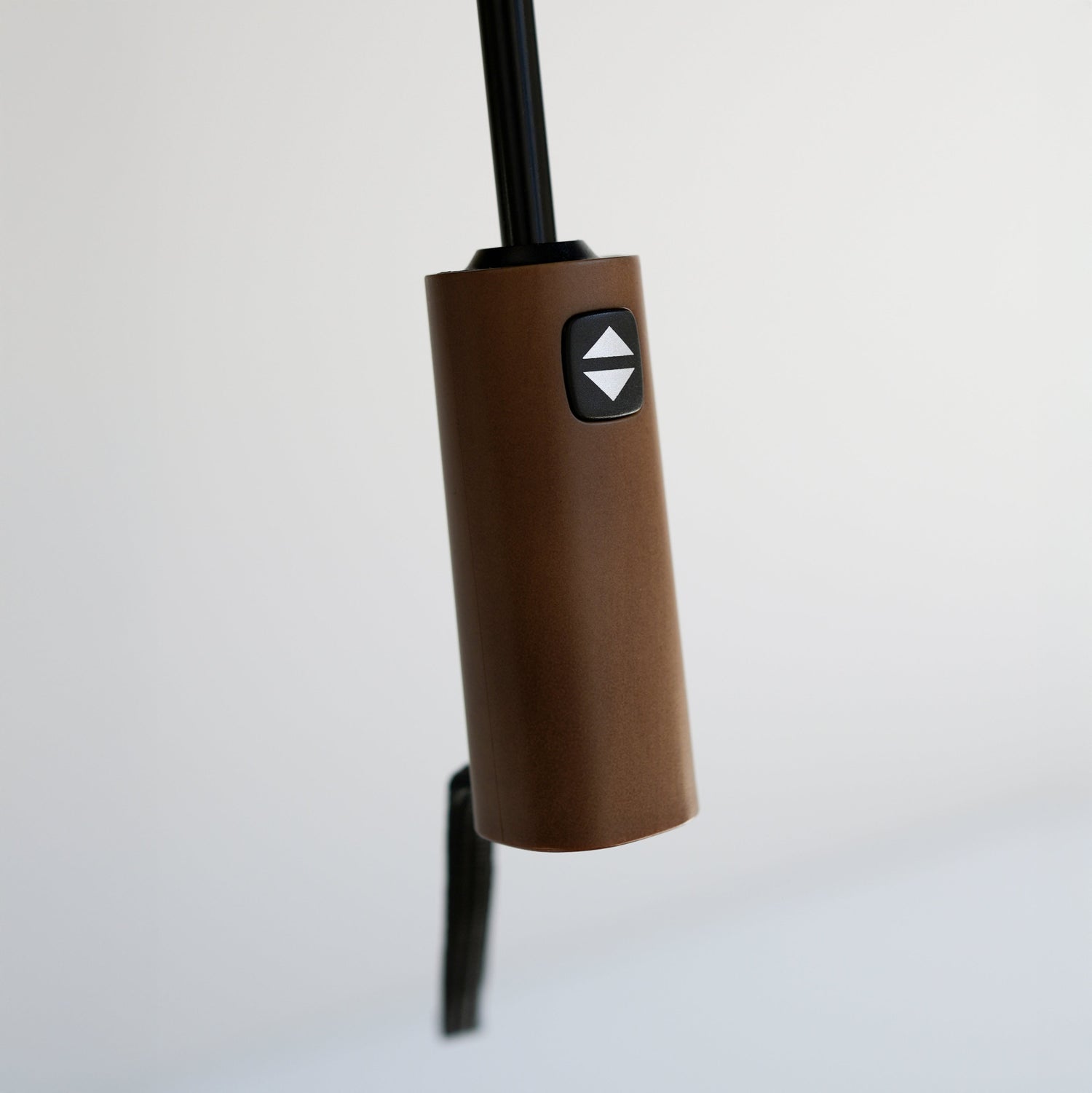 折りたたみ傘 メンズ 雨傘 ボタンを押すだけで開閉ができる「自動開閉」のハンドル