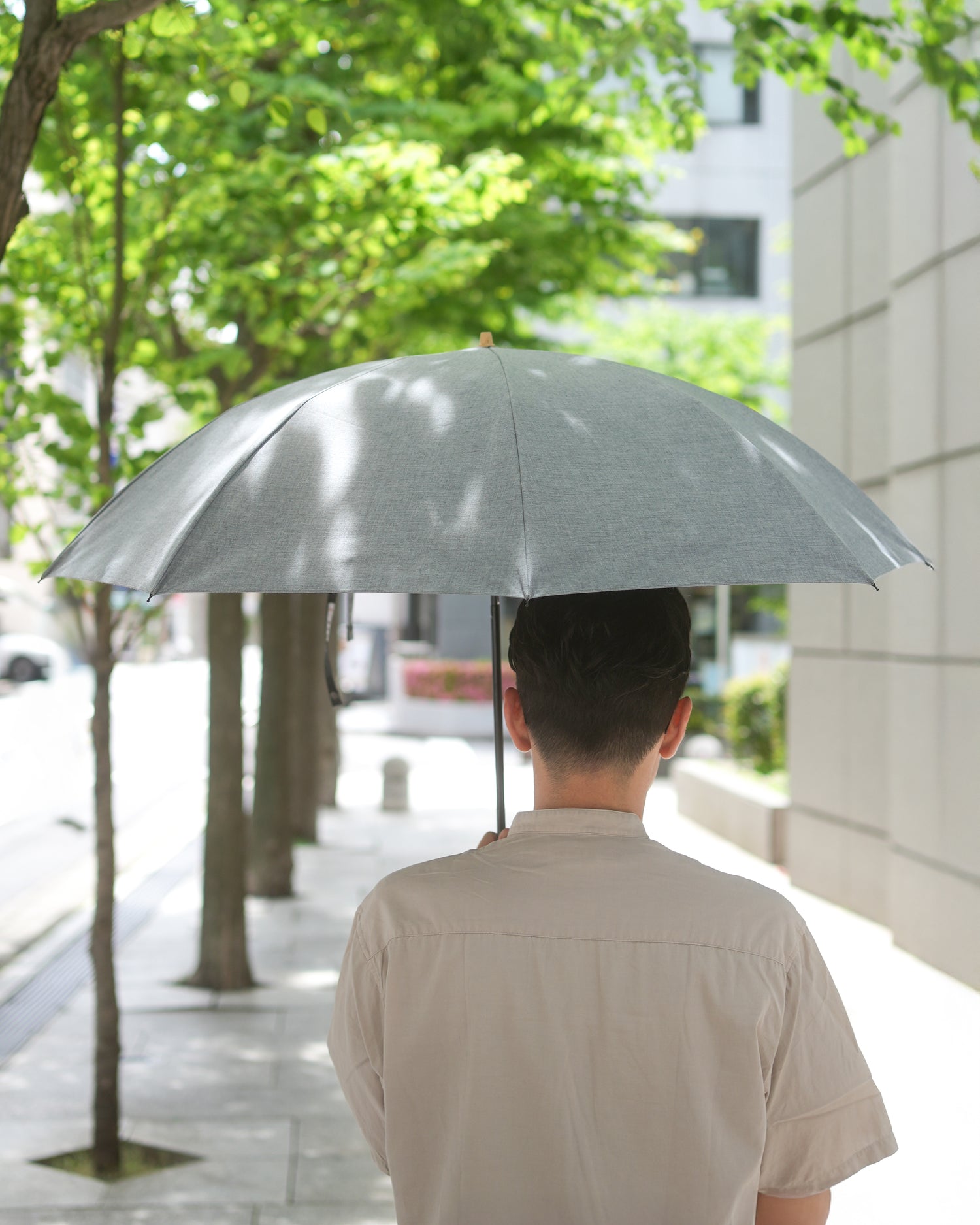 折りたたみ傘 メンズ 晴雨兼用傘 シャンブレーシャツのようなおしゃれさと、猛暑でも涼しい機能性