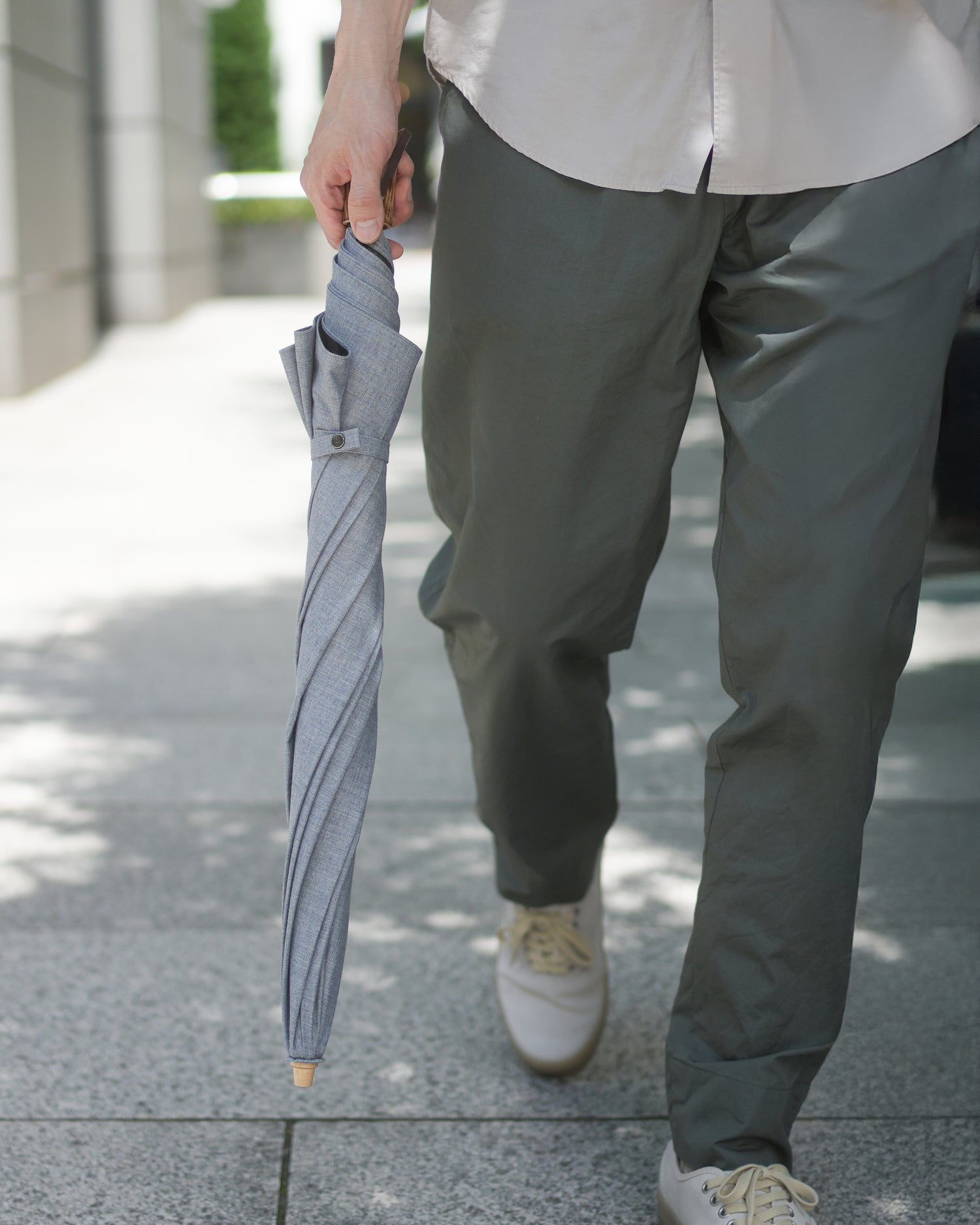 折りたたみ傘 メンズ 晴雨兼用傘 傘をたたまなくても持ち歩けます