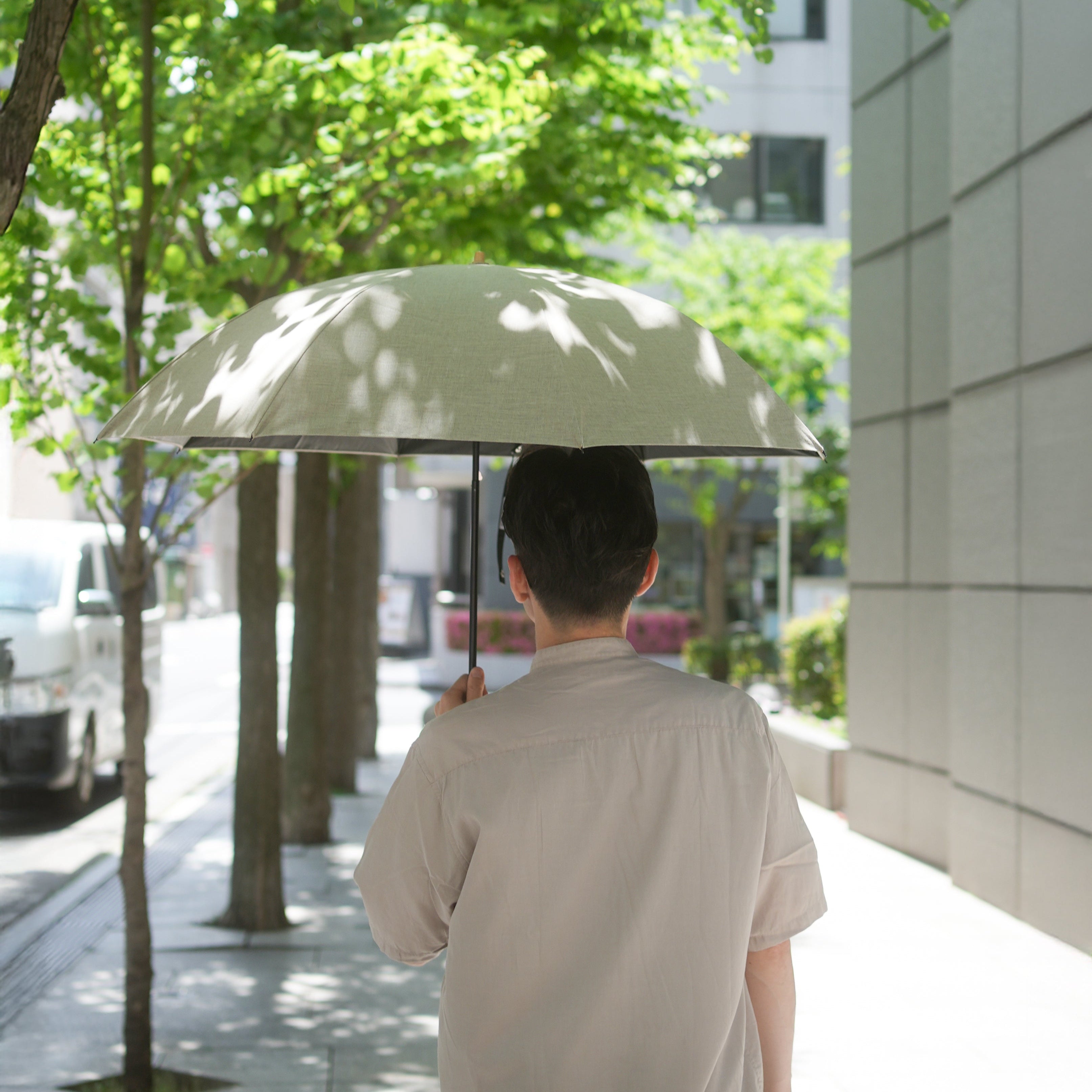 折りたたみ傘 メンズ 晴雨兼用傘 シャンブレーシャツのようなおしゃれさと、猛暑でも涼しい機能性