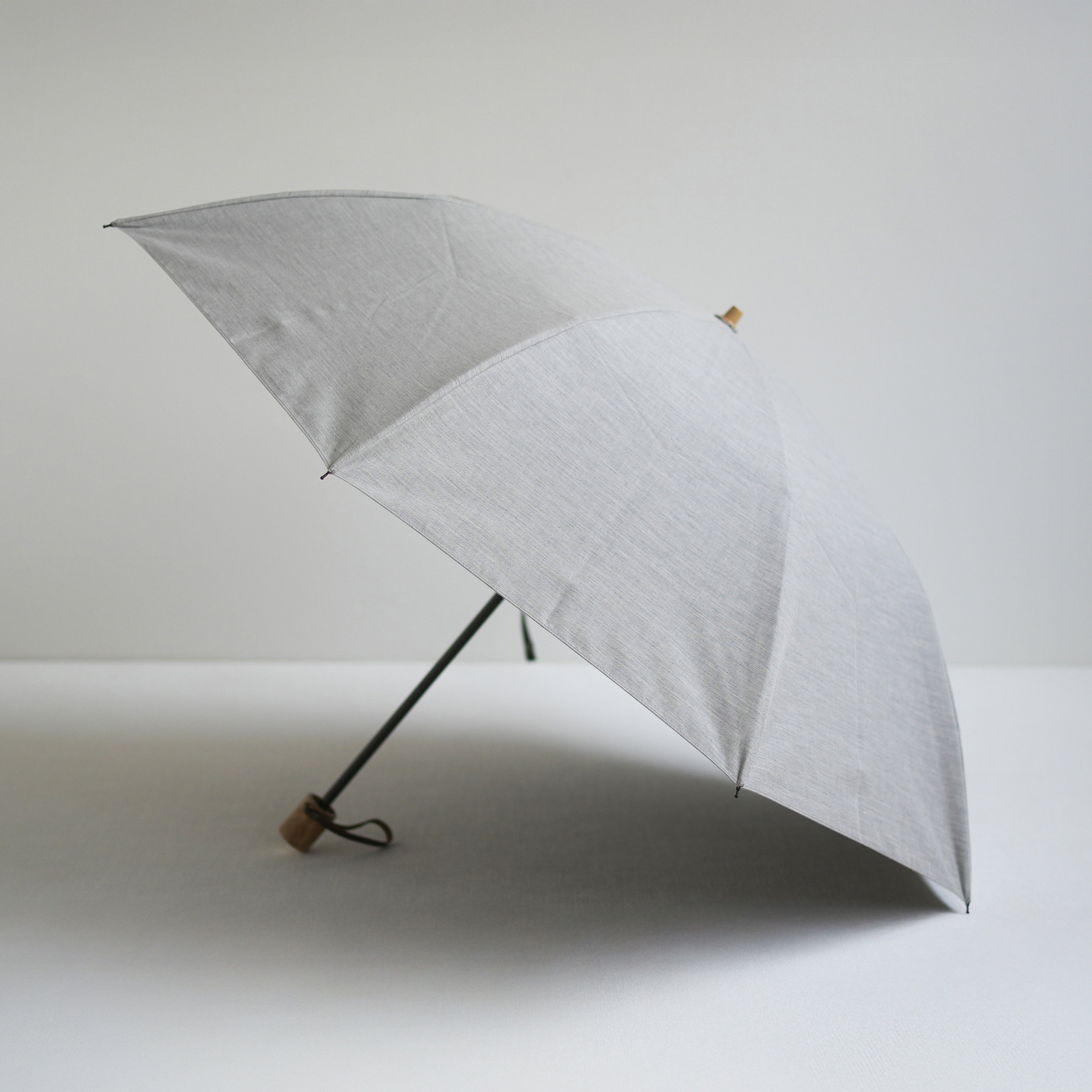 折りたたみ傘 メンズ 晴雨兼用傘 遮光・遮熱 2段折り 小宮商店 Chambray Shade ライトグレー