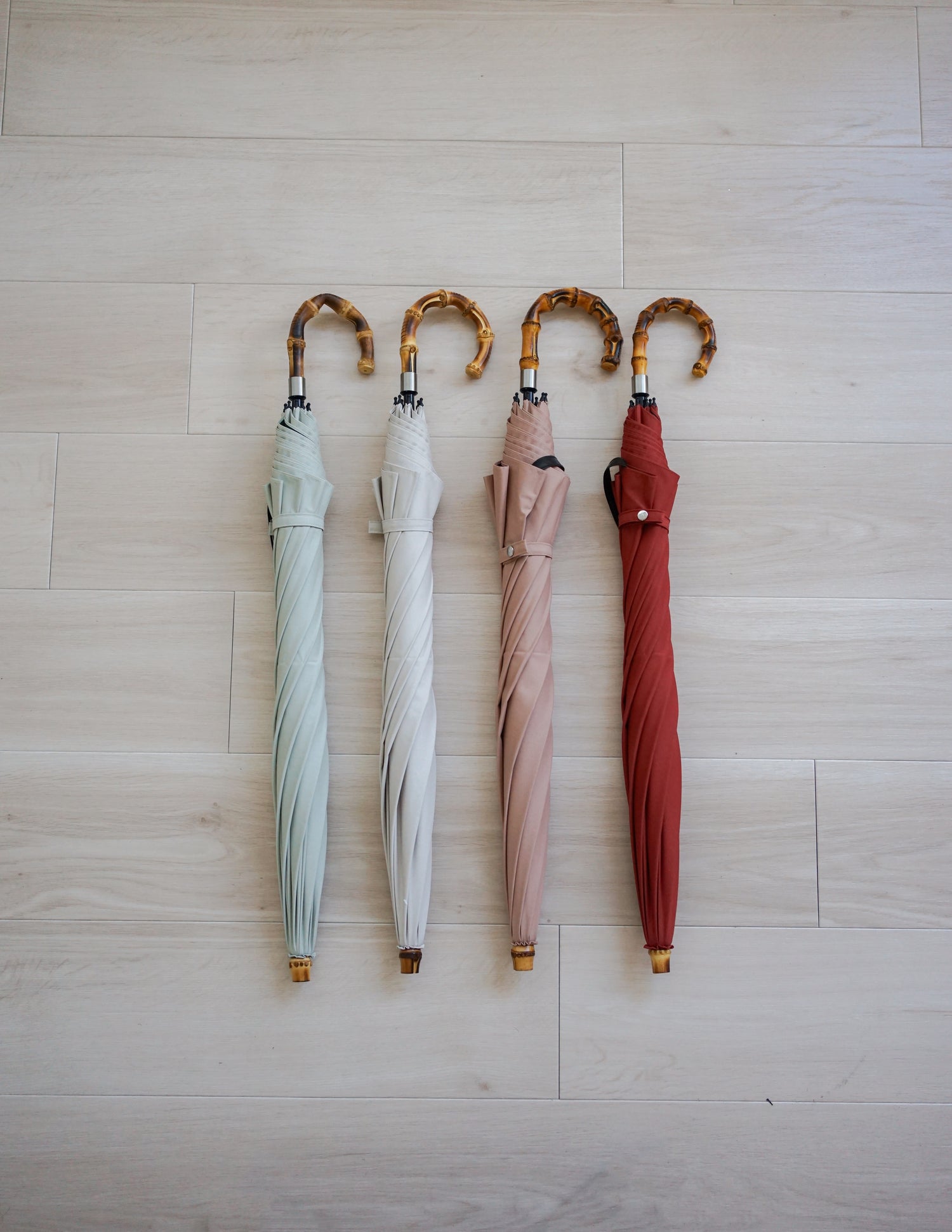 折りたたみ傘 レディース 日傘・晴雨兼用傘 おしゃれで持ちやすい竹の曲がりハンドルで 機能性も抜群