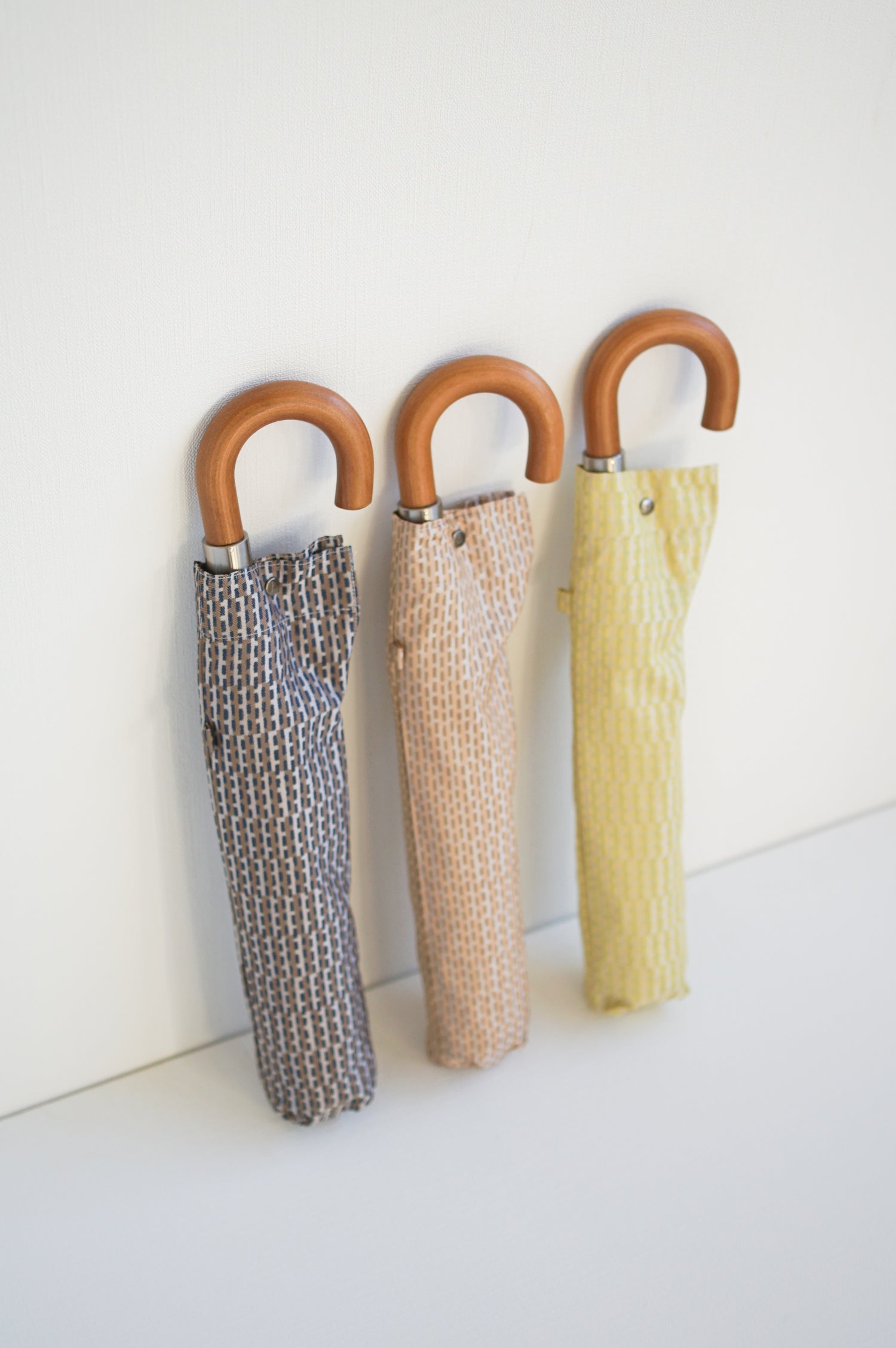 折りたたみ傘 レディース 雨傘 「榛原(はいばら)」千代紙の伝統的な図案「組木(くみき)」