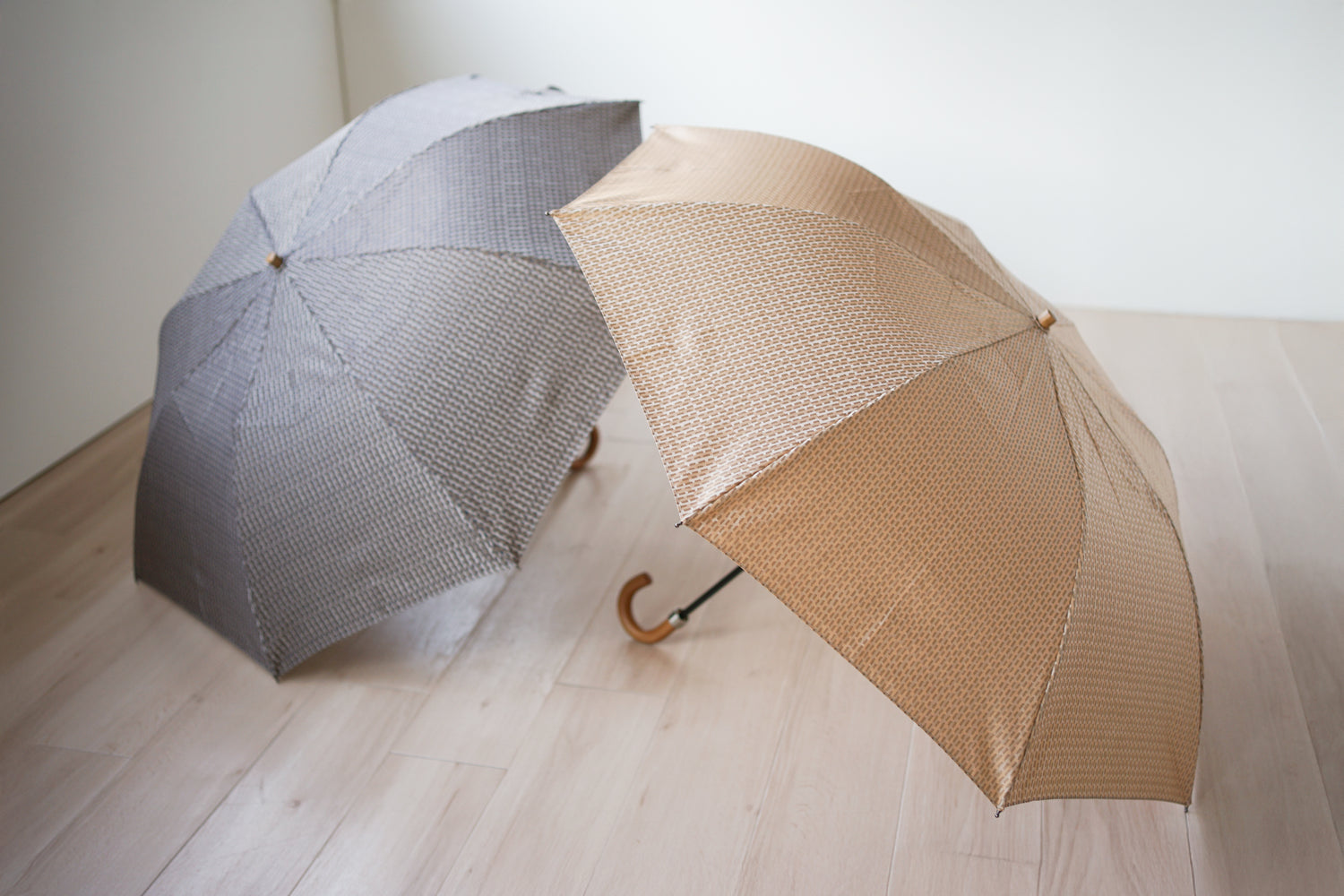 折りたたみ傘 レディース 雨傘 「榛原(はいばら)」千代紙の伝統的な図案「組木(くみき)」