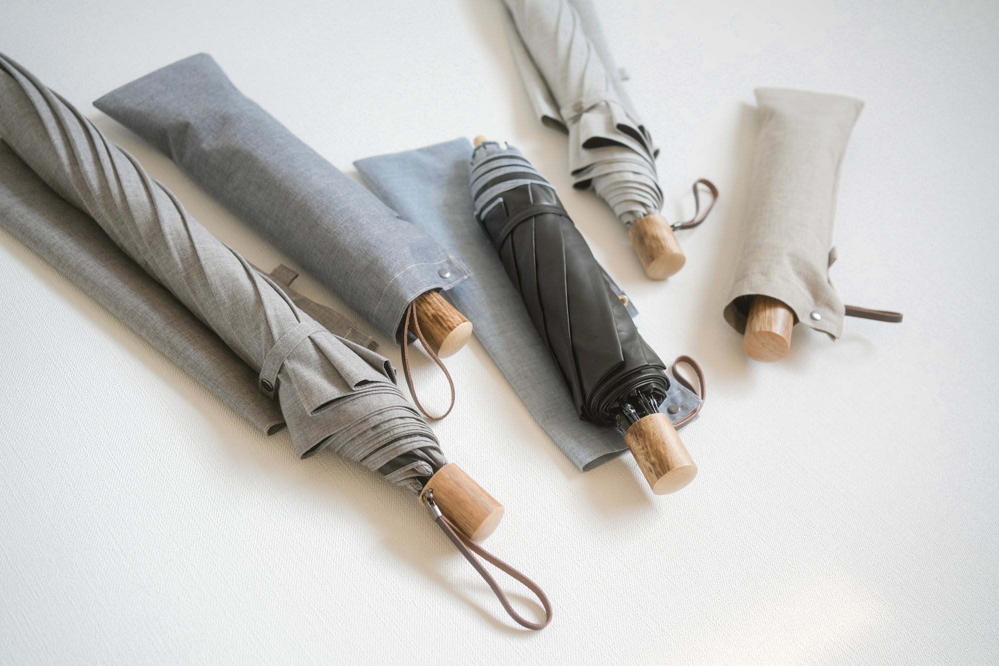 折りたたみ傘 メンズ 晴雨兼用傘 遮光率100%、UVカット率99.9%以上、遮熱率50%以上×天然素材の一級遮光傘