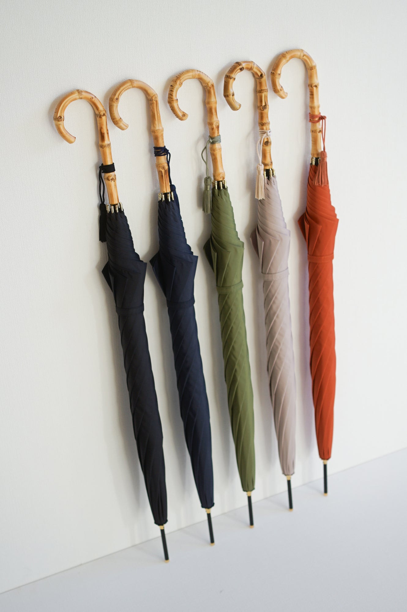 長傘 レディース 雨傘 骨も手元もスリムにこだわったシルエットが魅力の長傘