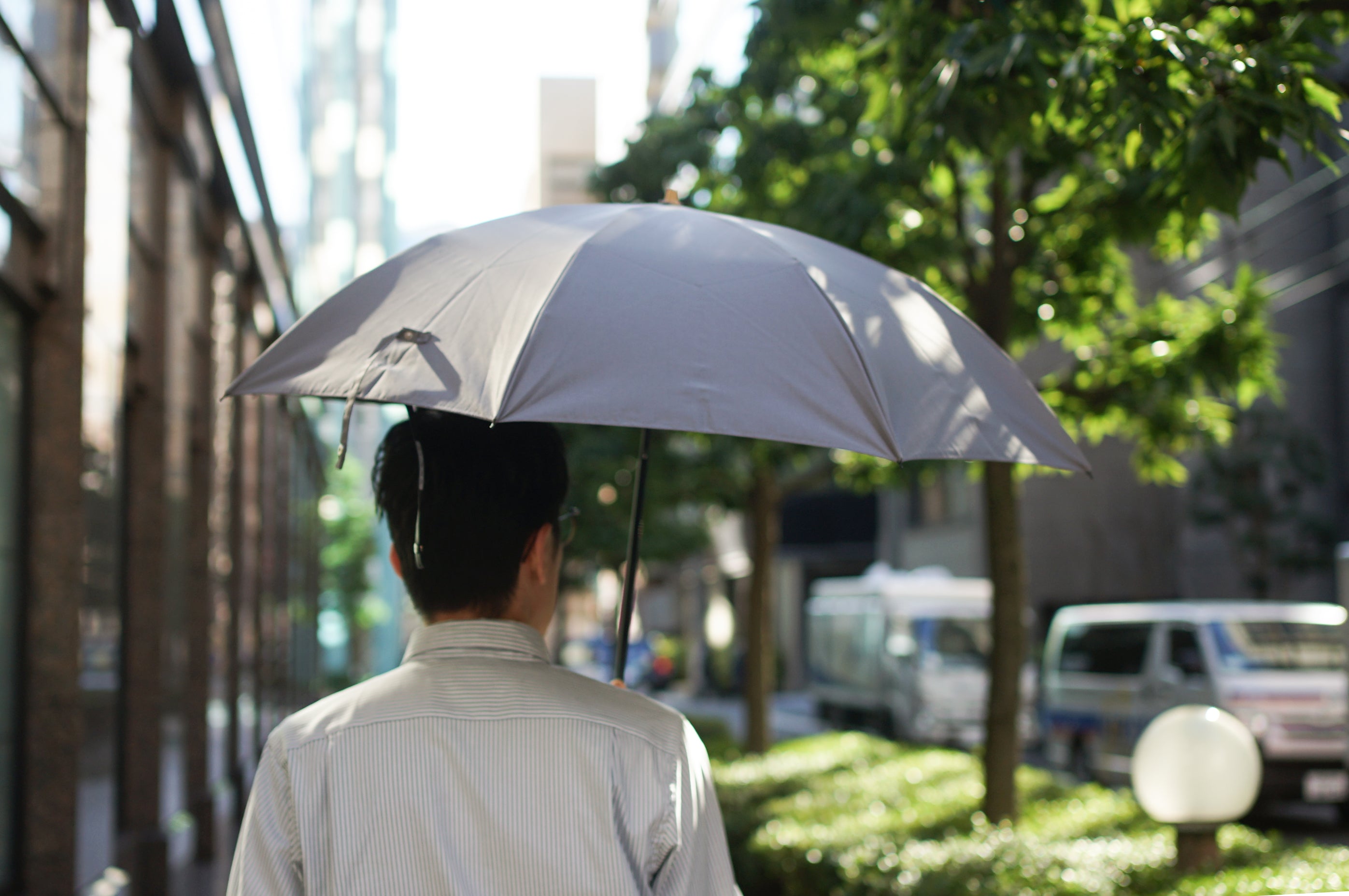 折りたたみ傘 メンズ 日傘・晴雨兼用傘 遮熱率50％以上で酷暑にも最適