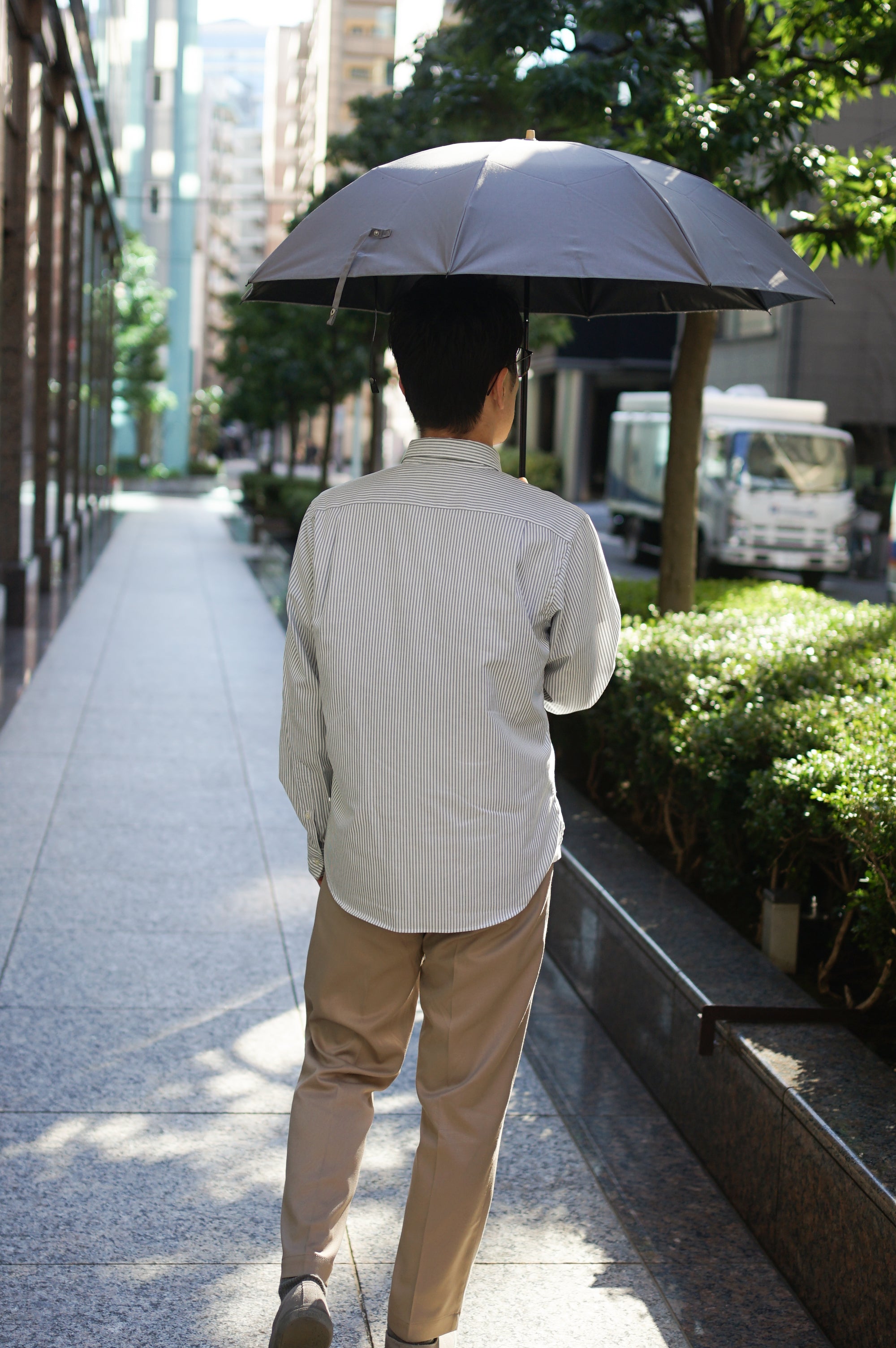 折りたたみ傘 メンズ 日傘・晴雨兼用傘 遮熱率50％以上で酷暑にも最適