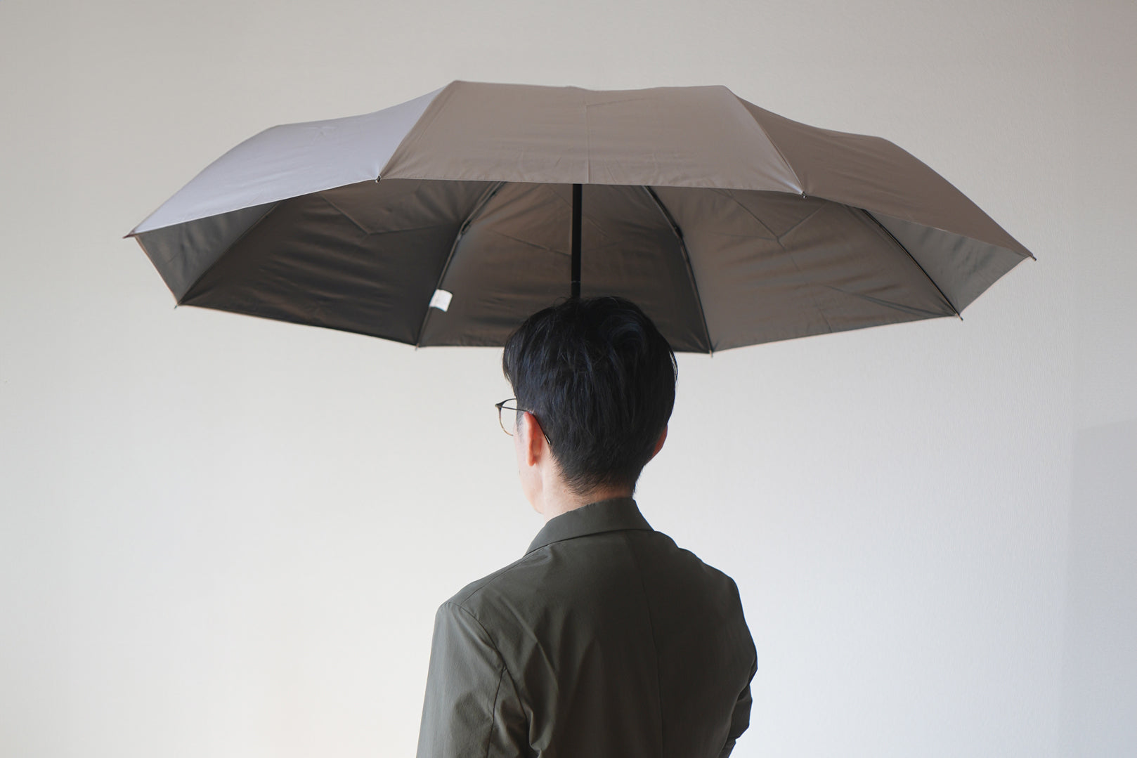 メンズ日傘としてもおすすめの大きい自動開閉晴雨兼用折りたたみ傘 メンズ日傘としてもおすすめの大きい自動開閉晴雨兼用折りたたみ傘