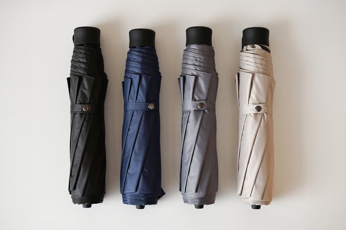 Large and lightweight, ultra-lightweight carbon folding umbrella