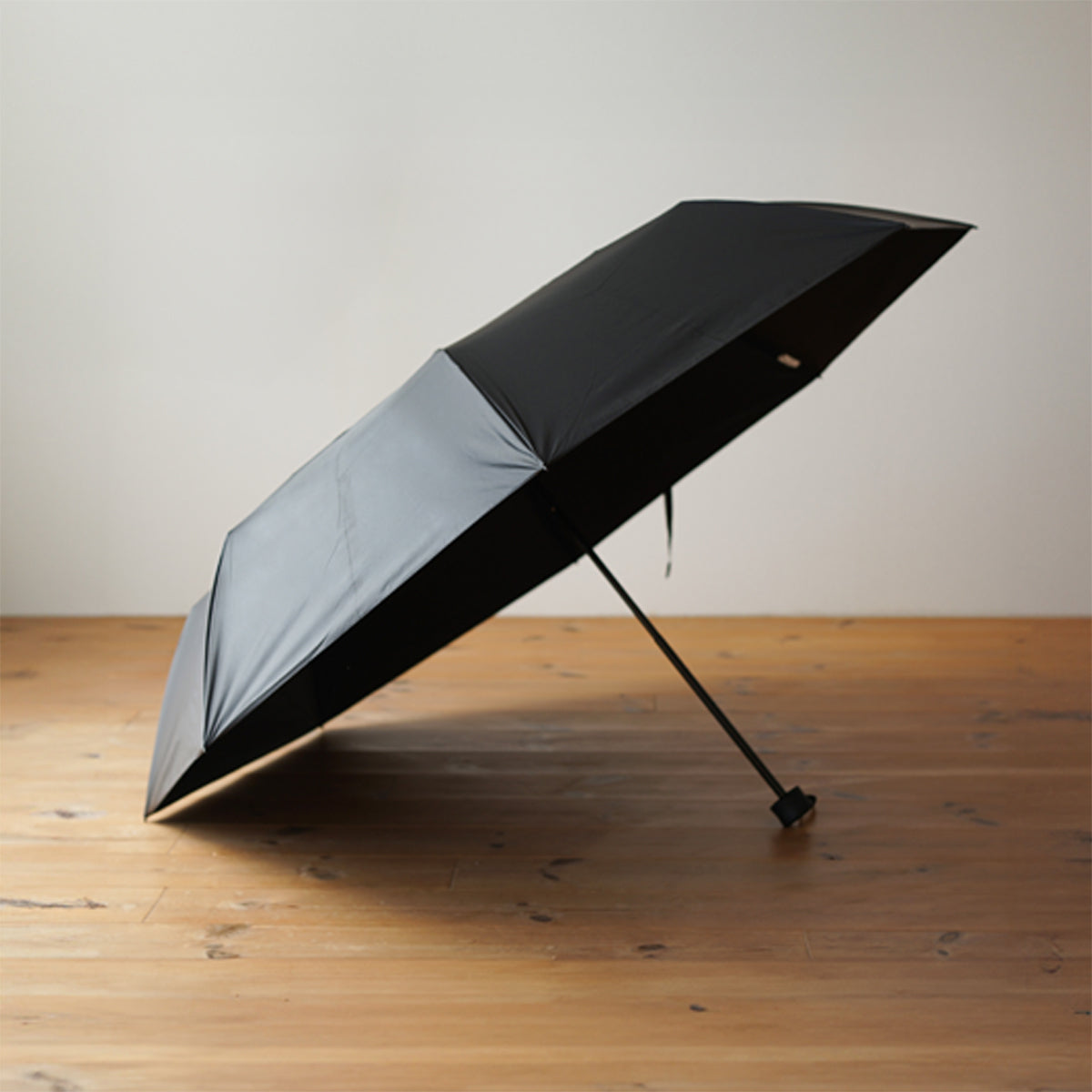 Large and lightweight, ultra-lightweight carbon folding umbrella