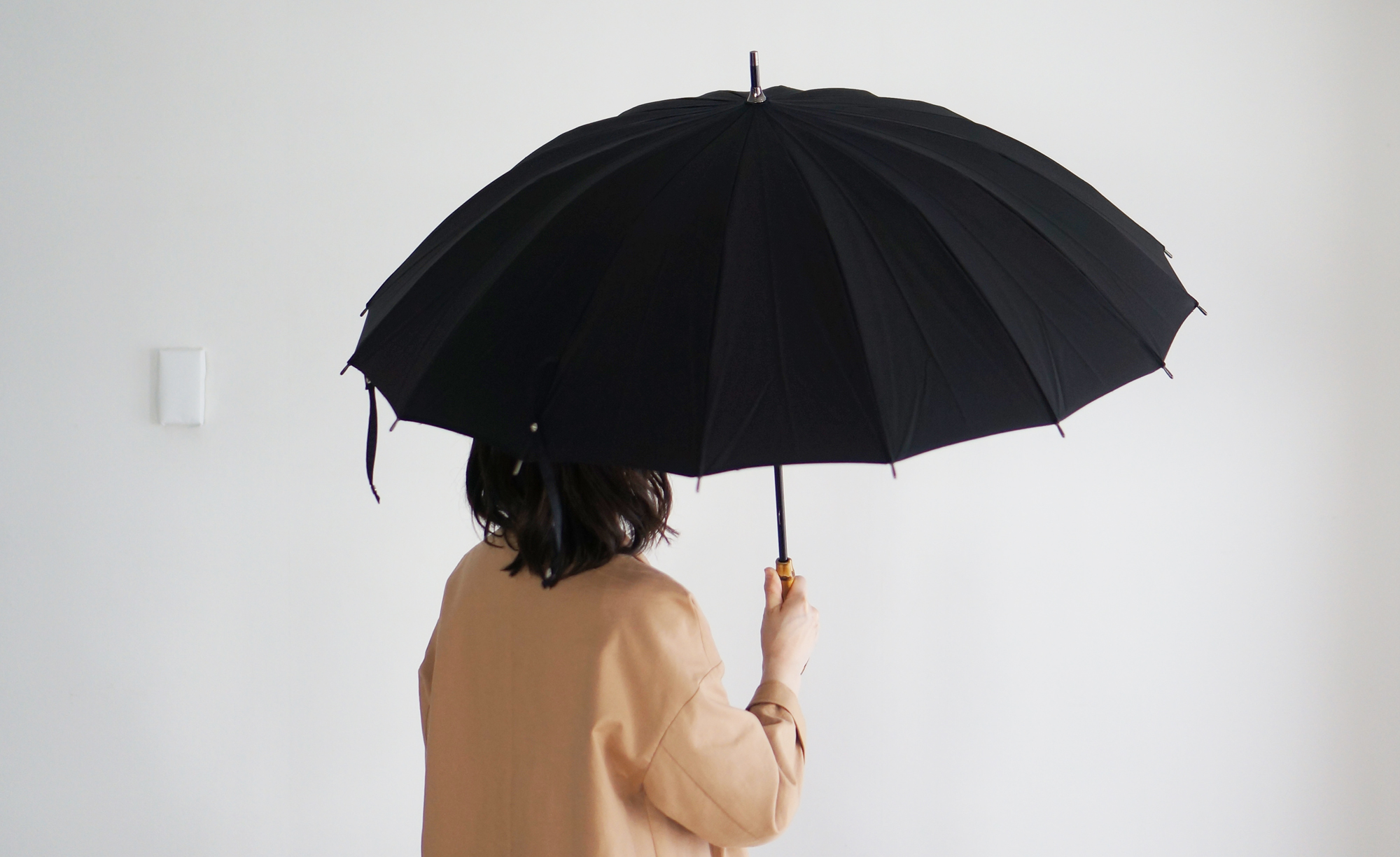 紬織のシルクの生地が上質で粋な、レディース晴雨兼用傘『絹紬』 | 傘