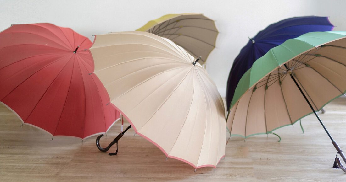 甲州織の2色のかさなりが美しい、日本製雨晴兼用傘『かさね』 | 傘