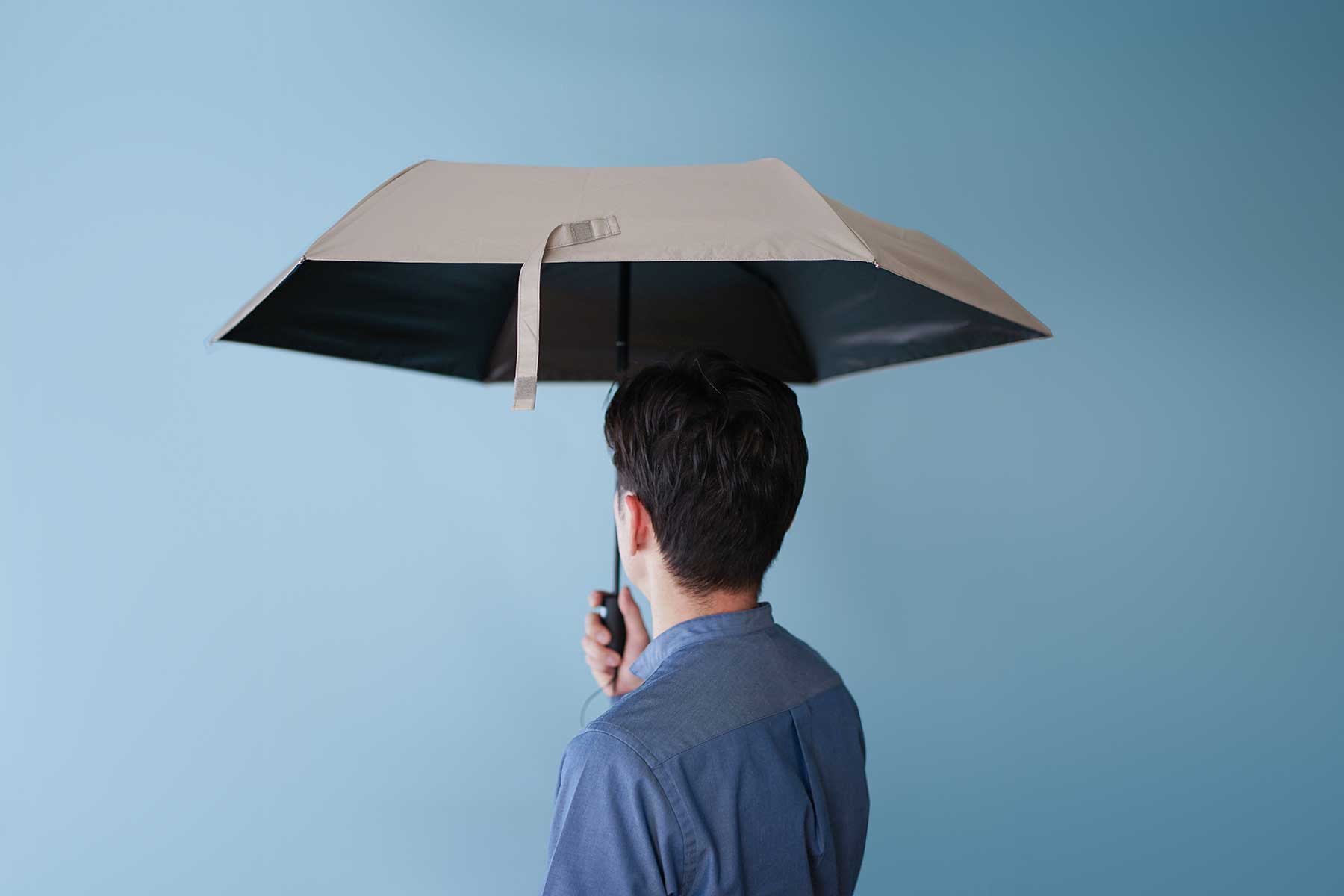 一級遮光で紫外線も防ぐ 晴雨兼用のワンタッチ折りたたみ傘